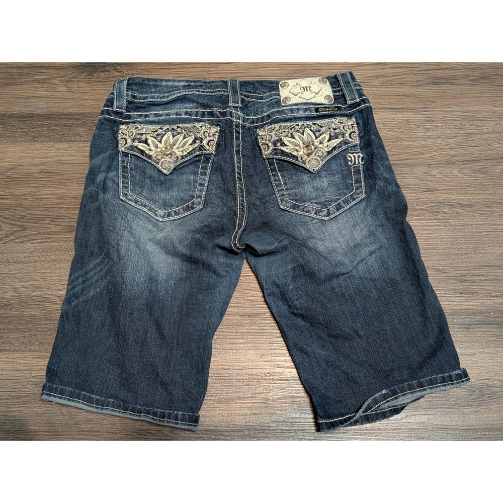 Miss Me Easy Bermuda Denim Shorts Womens 28 Mid Rise Embroidered Dark Wash Jorts
